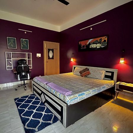 Three Little Birds Homestay 구와하티 외부 사진