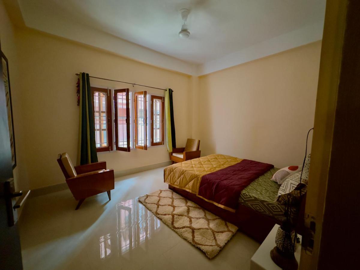 Three Little Birds Homestay 구와하티 외부 사진