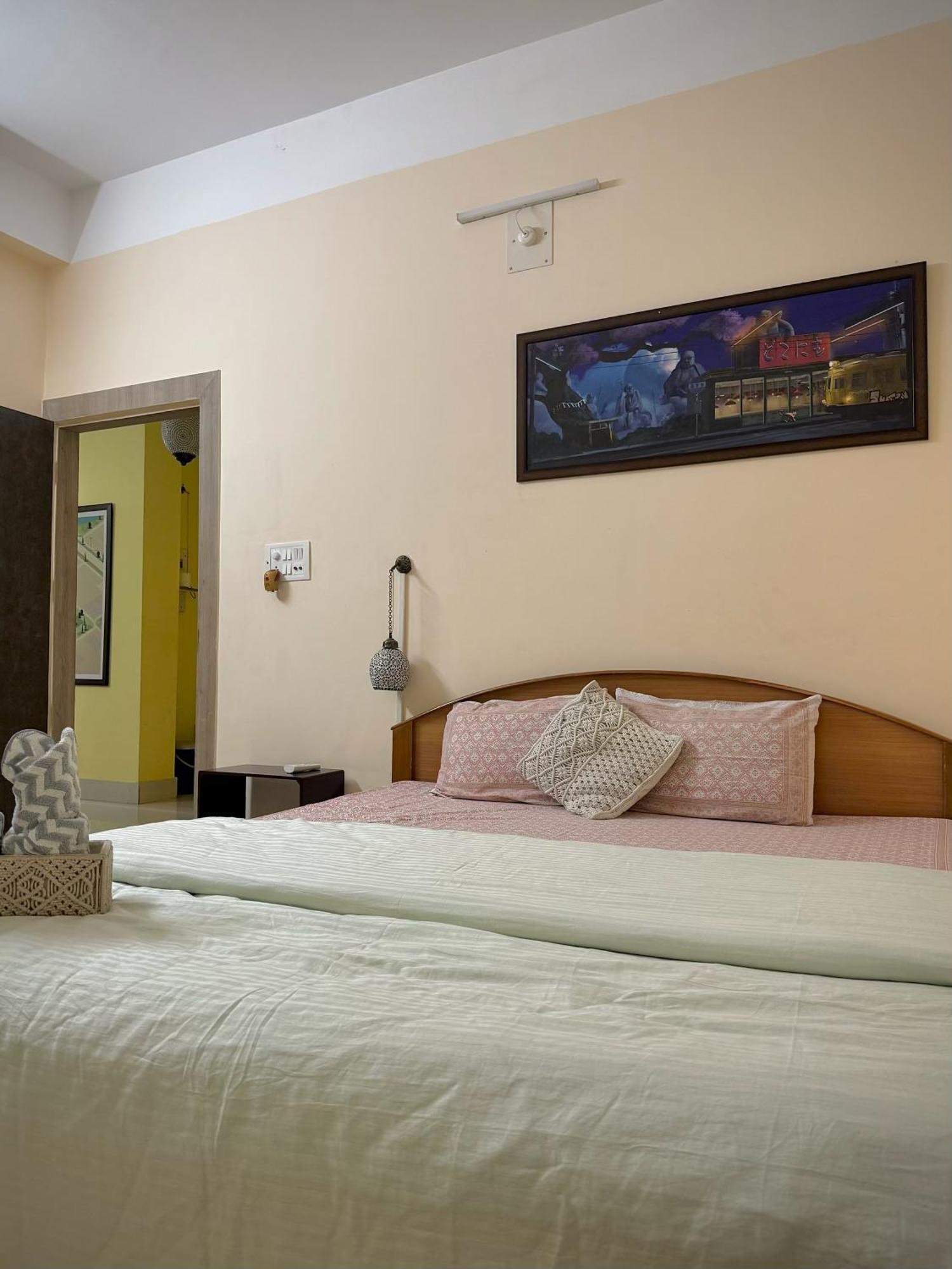 Three Little Birds Homestay 구와하티 외부 사진